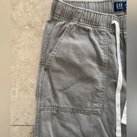 GAP Pull-On Barrel Pants - Picture 6 of 7